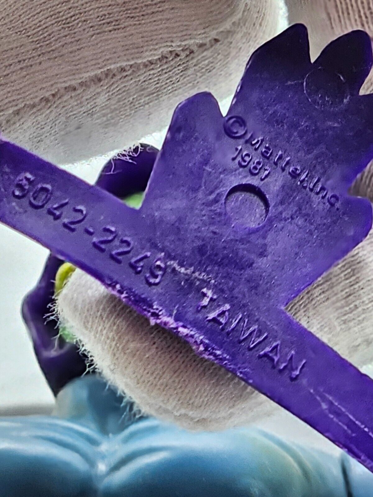 5562049