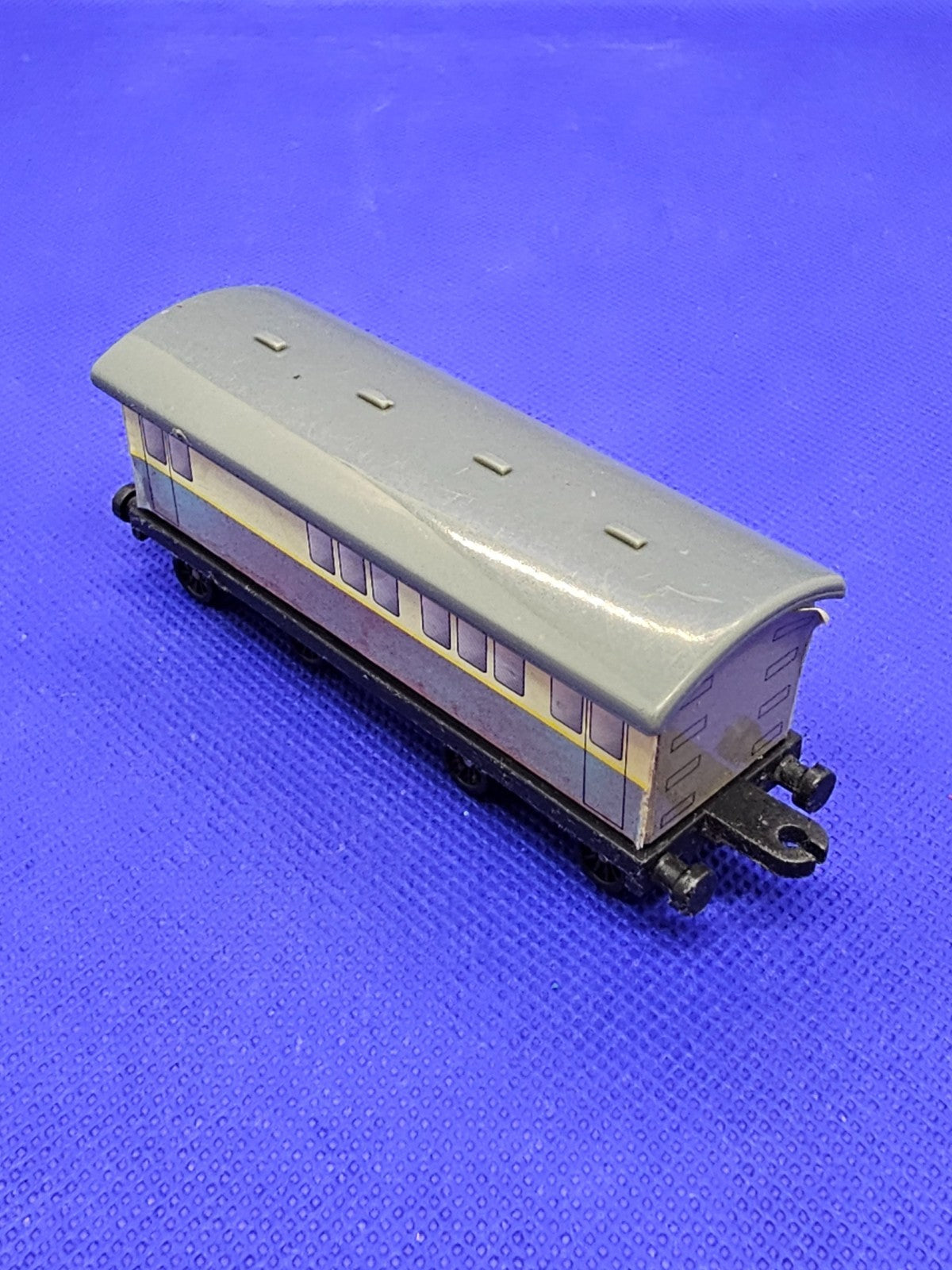 Red Express Coach Thomas Friends ERTL 1996 wagon voyageurs métal vintage1