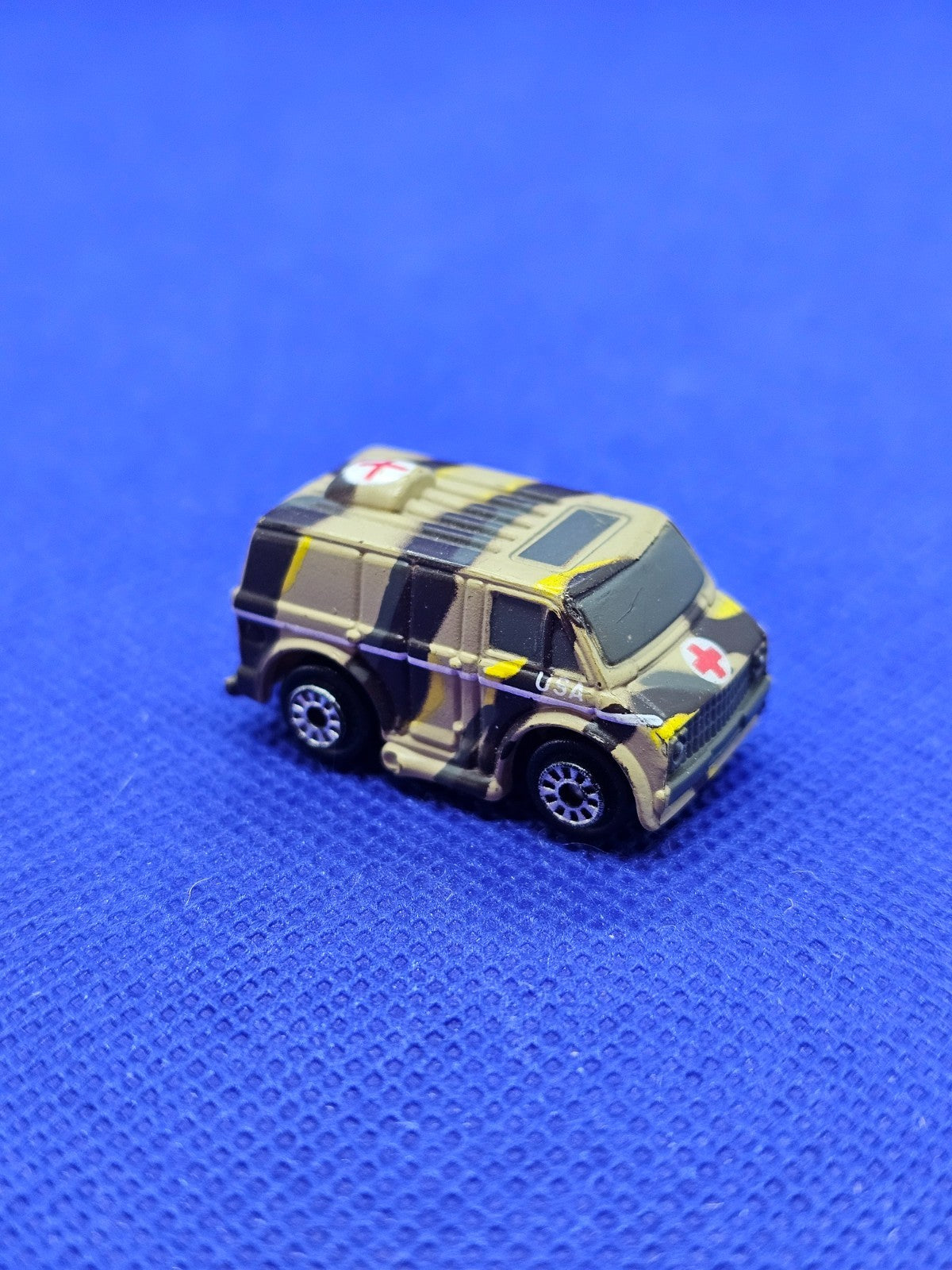 Micro Machines Chevrolet Van Ambulance Militaire USA Desert Galoob Années 80 90 0