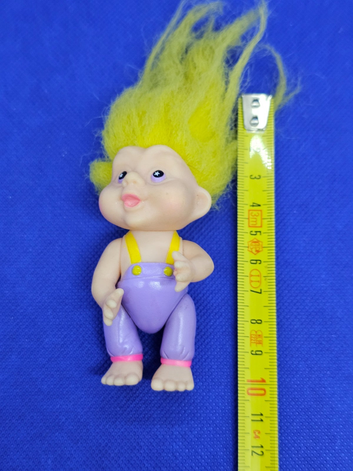 Magic Troll Baby Applause 1991 Cheveux Jaunes Salopette Violette Vintage 7.5 cm3