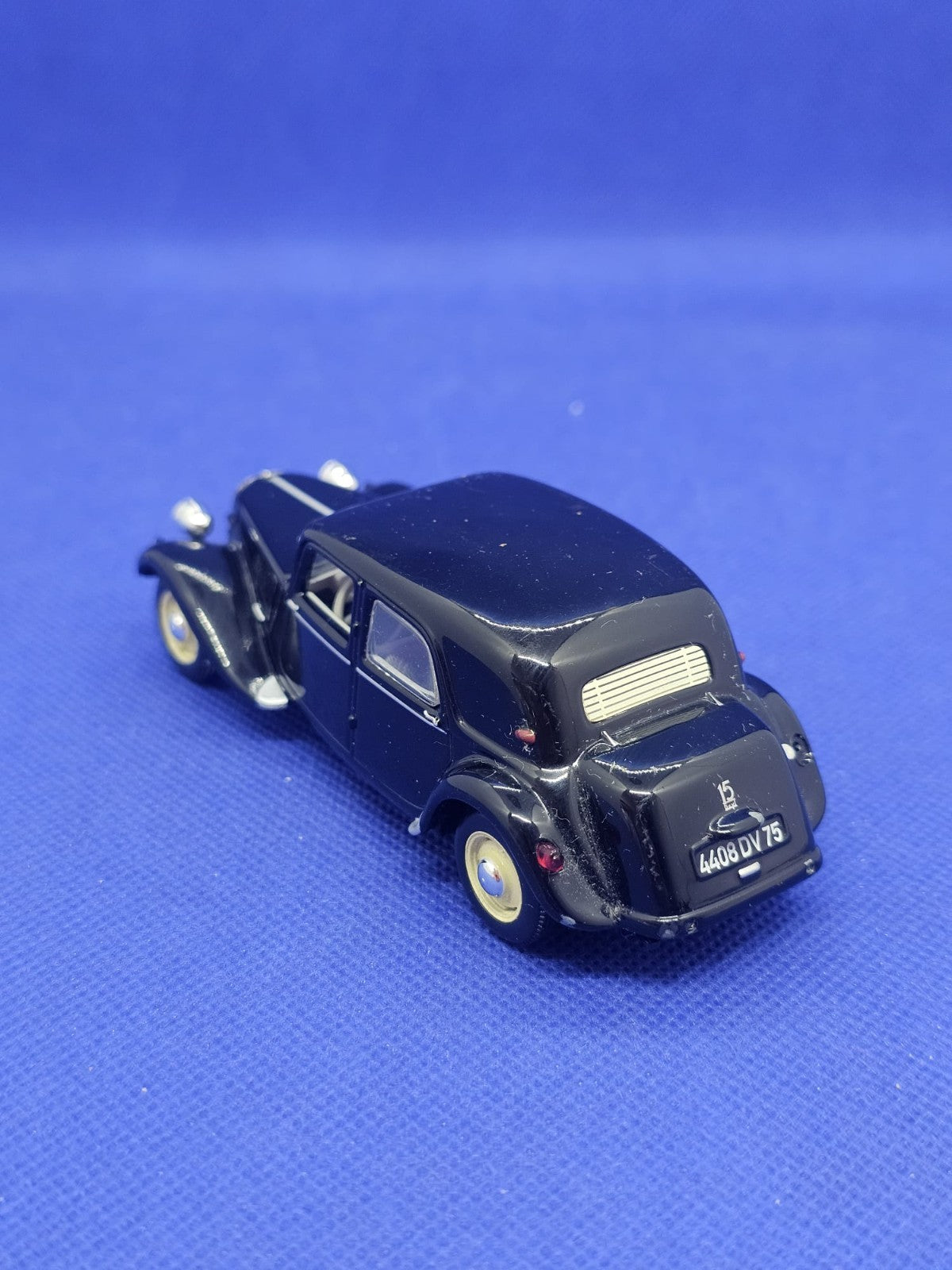 Citroën Traction Avant 15 CV 143 Noire Miniature Collection2