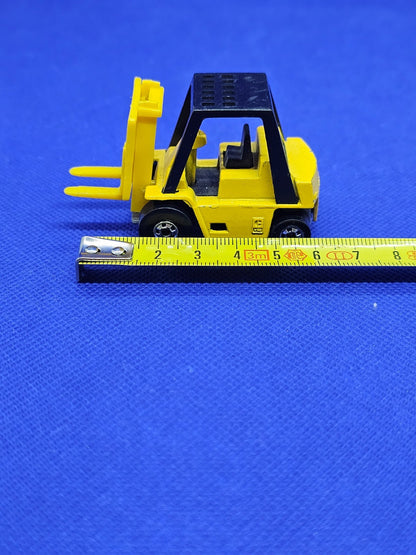 Hot Wheels Caterpillar Forklift Chariot Élévateur Mattel Malaysia 1979 6 cm5