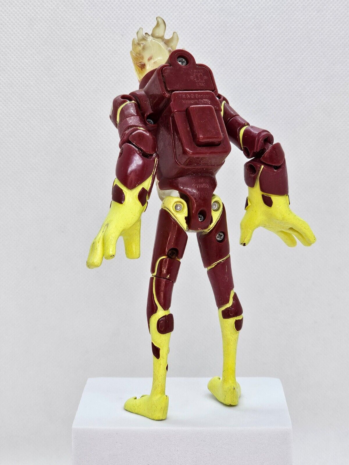 5561820