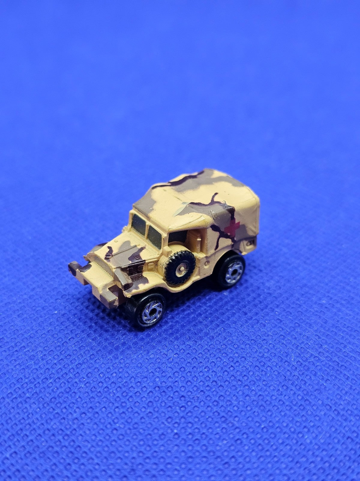 Micro Machines M37 Light Cargo Truck Medical Galoob 1989 Camouflage Désert1