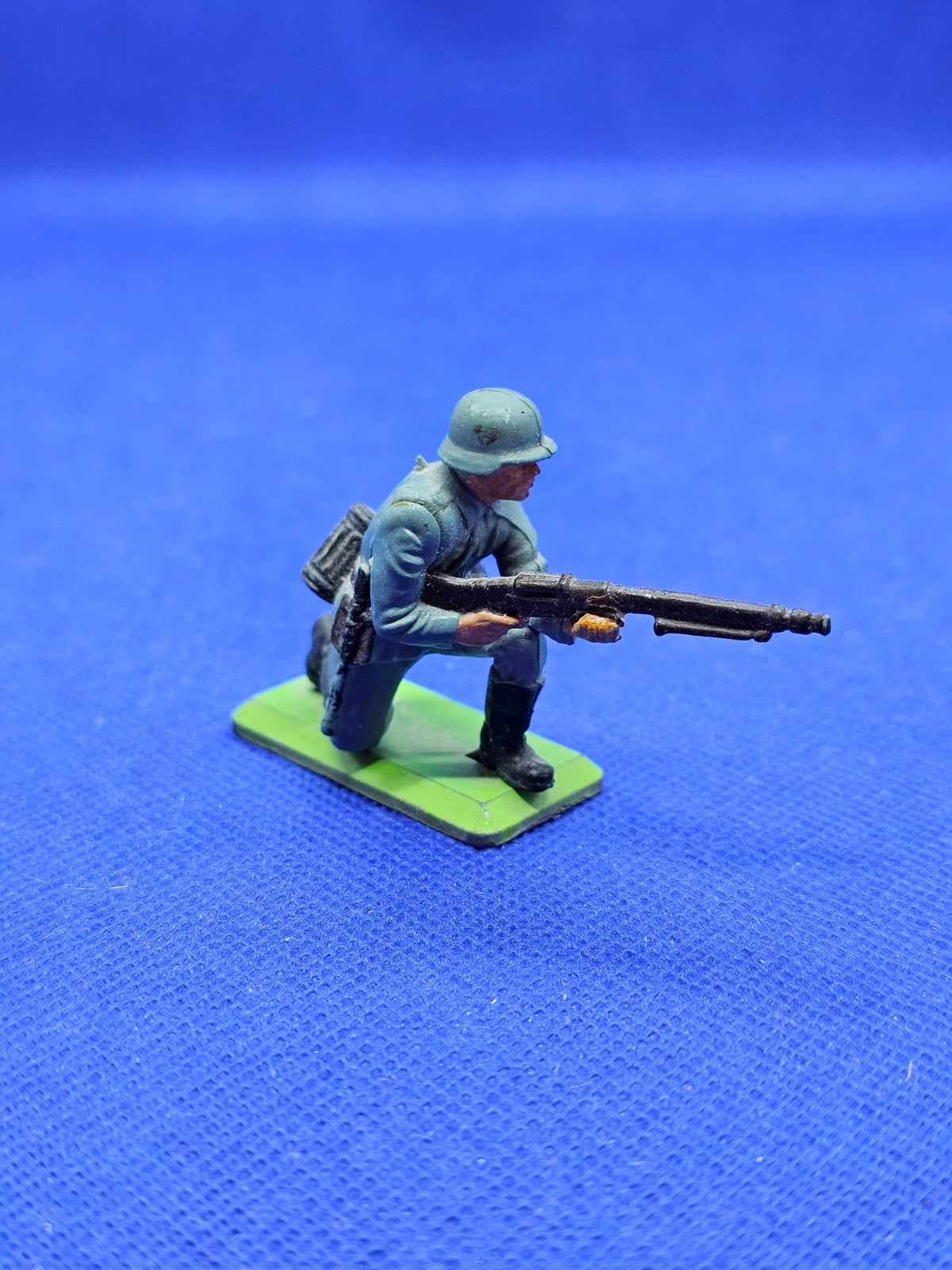 Figurine Soldat Allemand WWII MG42 Britains Deetail 1971 Made in England 5 cm1