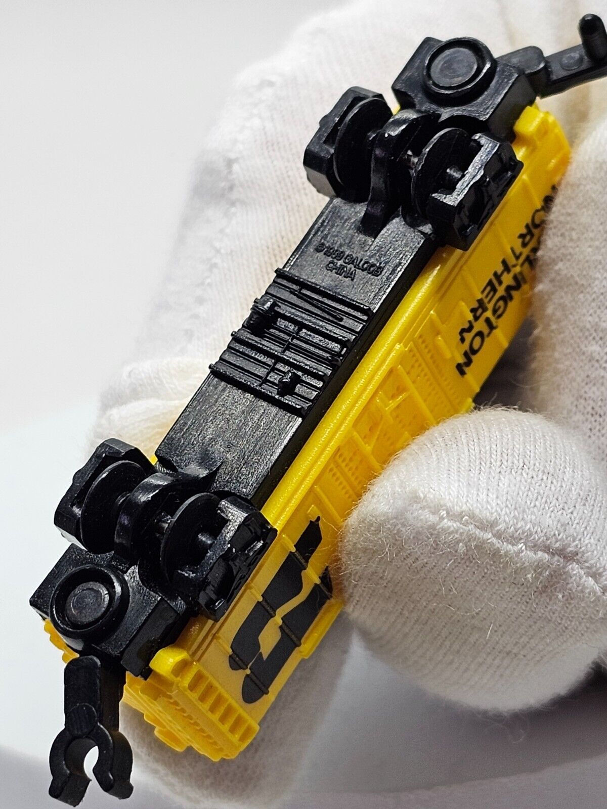 6404961