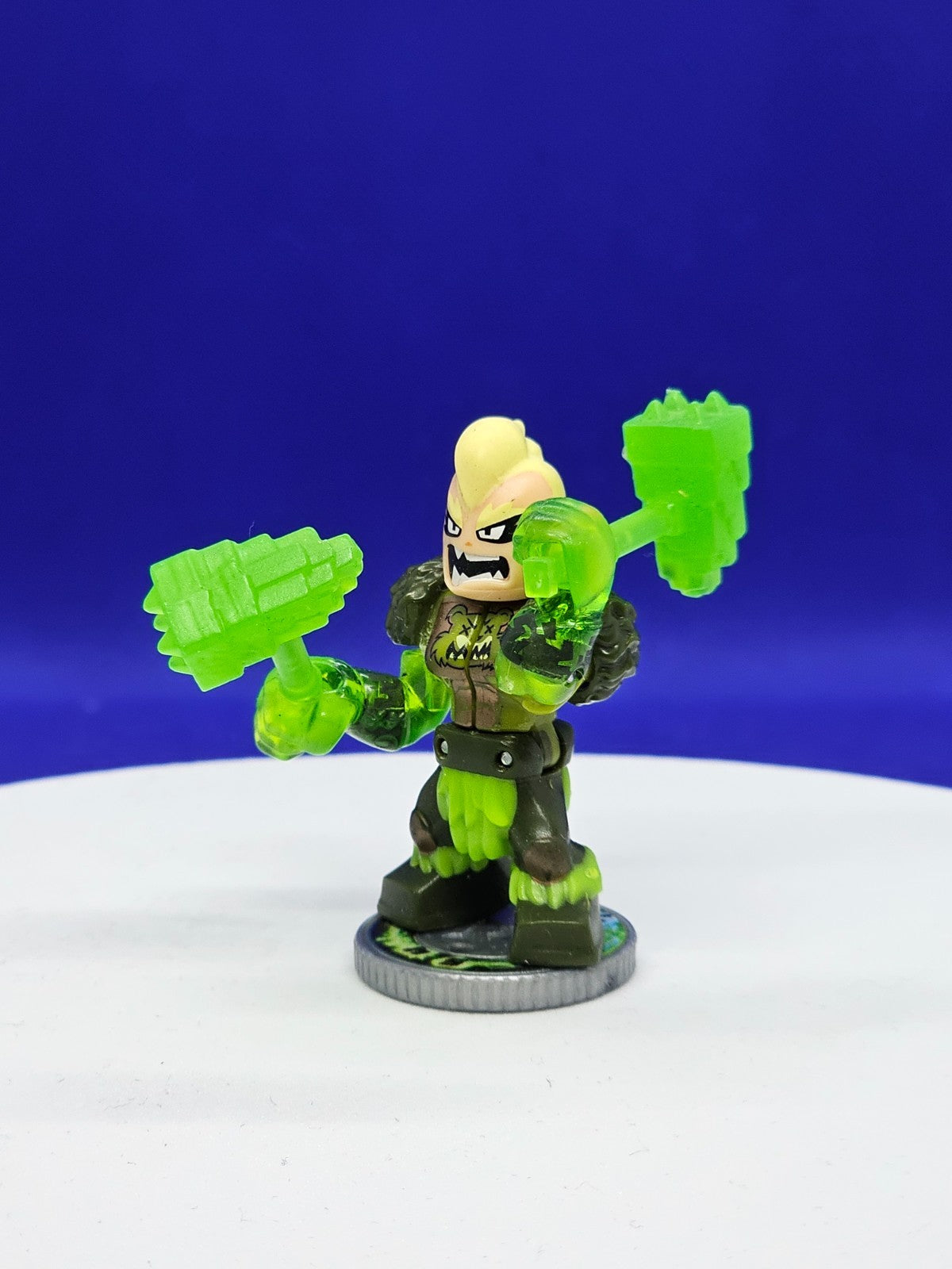 Akedo Angry Astrid Figurine Ultimate Arcade Warriors Moose Toys Series 1 5cm3