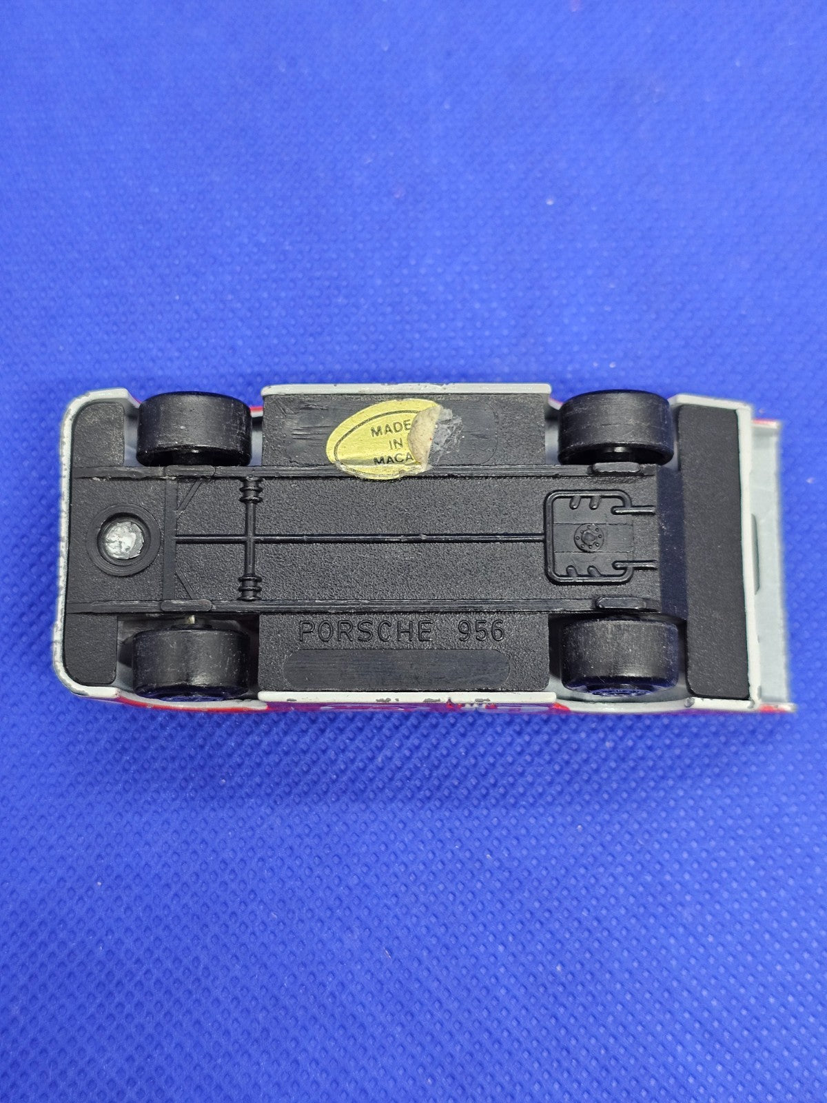 Porsche 956 OK Racing N°5 MC Toy Macao 7 cm2