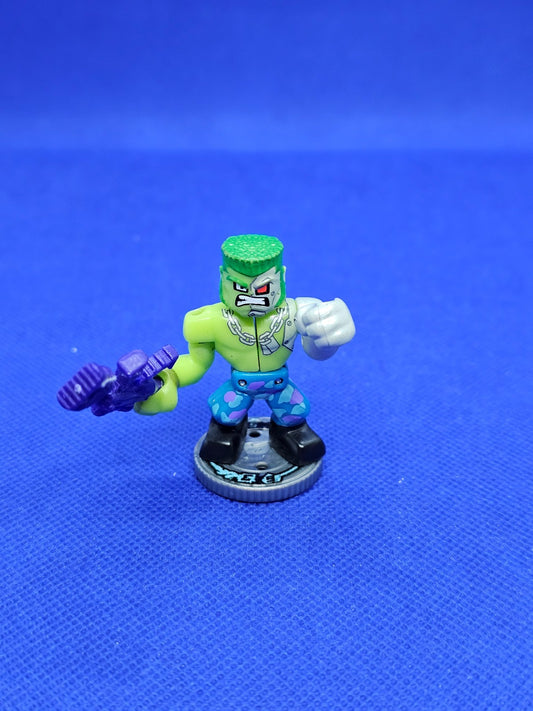 Akedo Toxinator Ultimate Arcade Warriors Figurine 2023 5 cm0