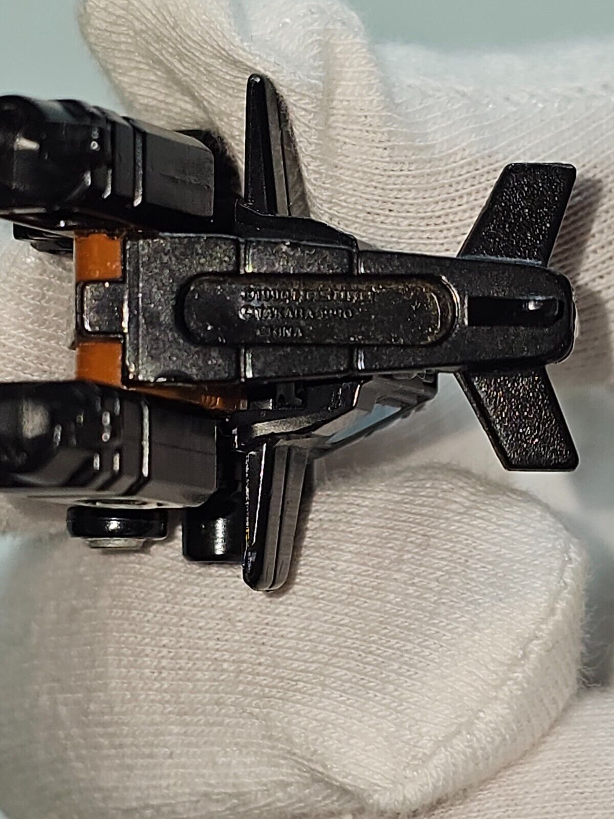 5561948