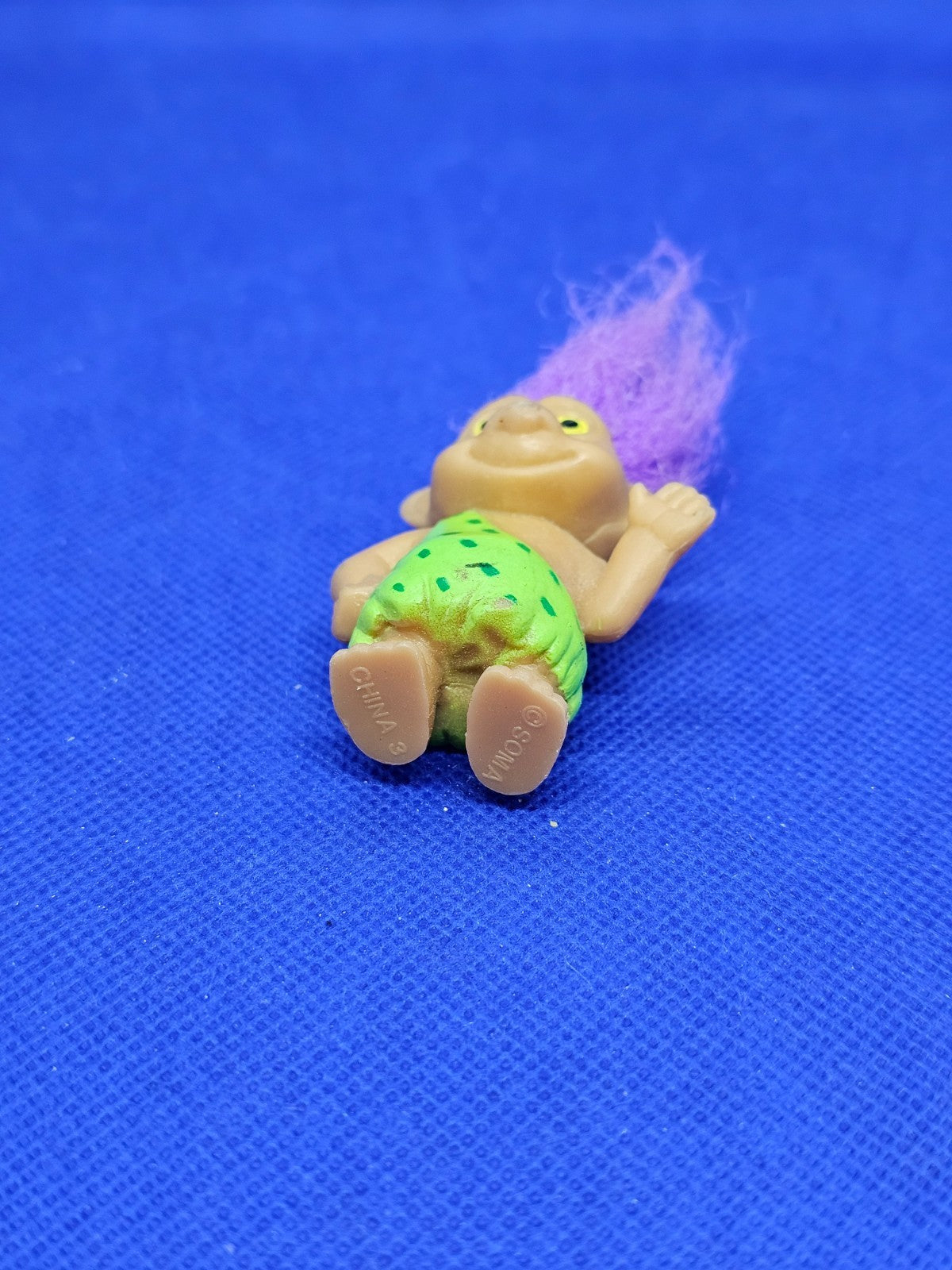 Troll Cro Magnon Soma Cheveux Violets Figurine PVC Vintage Années 1990 7 cm2