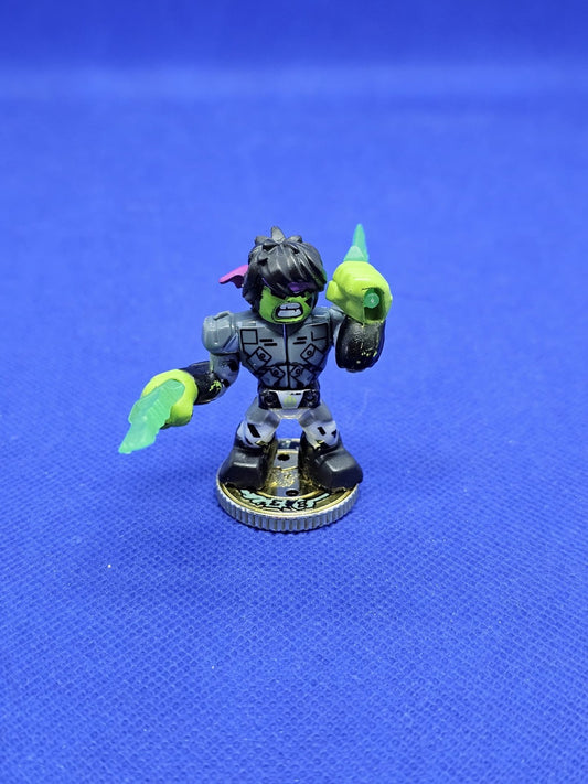 Glitchblade Akedo Série 1 Ultra Rare Moose Toys 2021 avec deux armes0