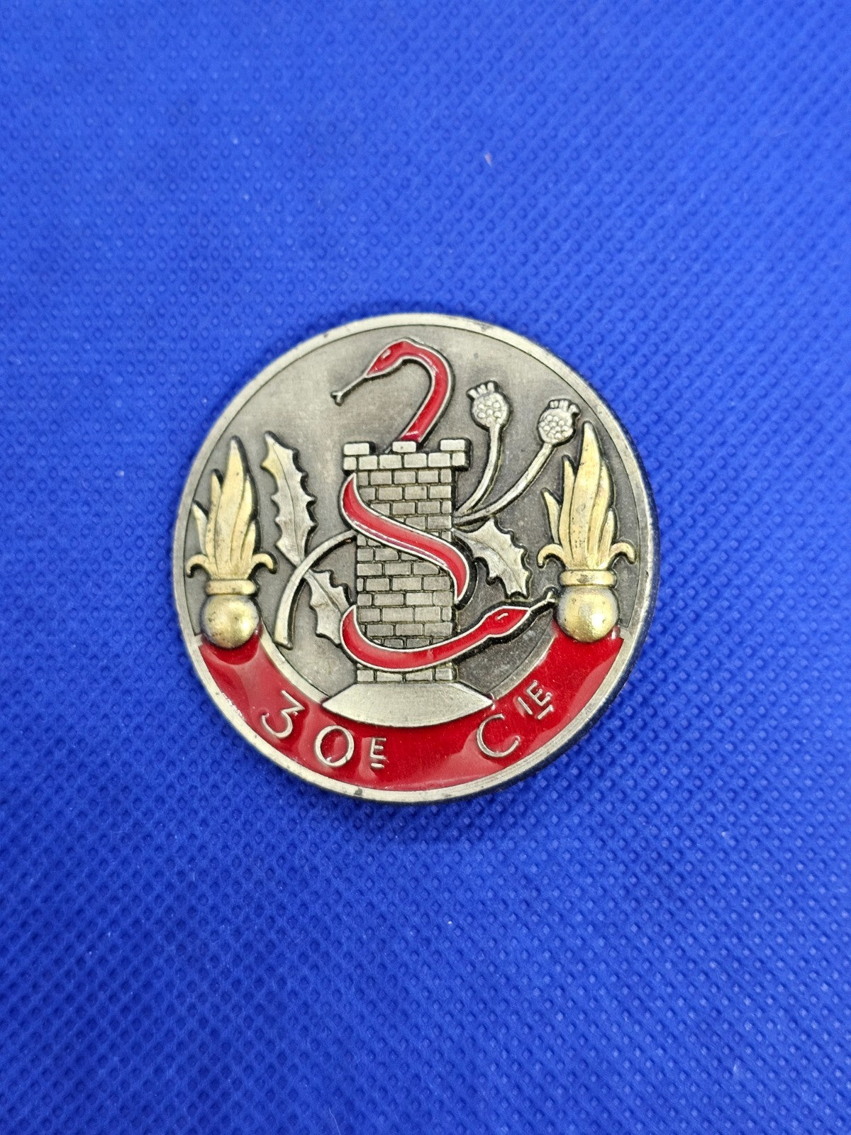 Insigne relief 30e Compagnie de Camp Armée Française Delsart Sens Militaria0