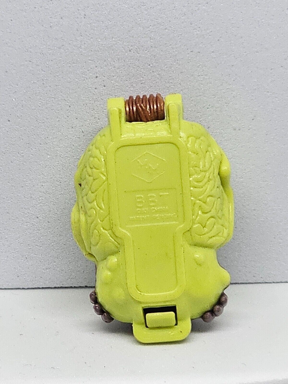 5561989