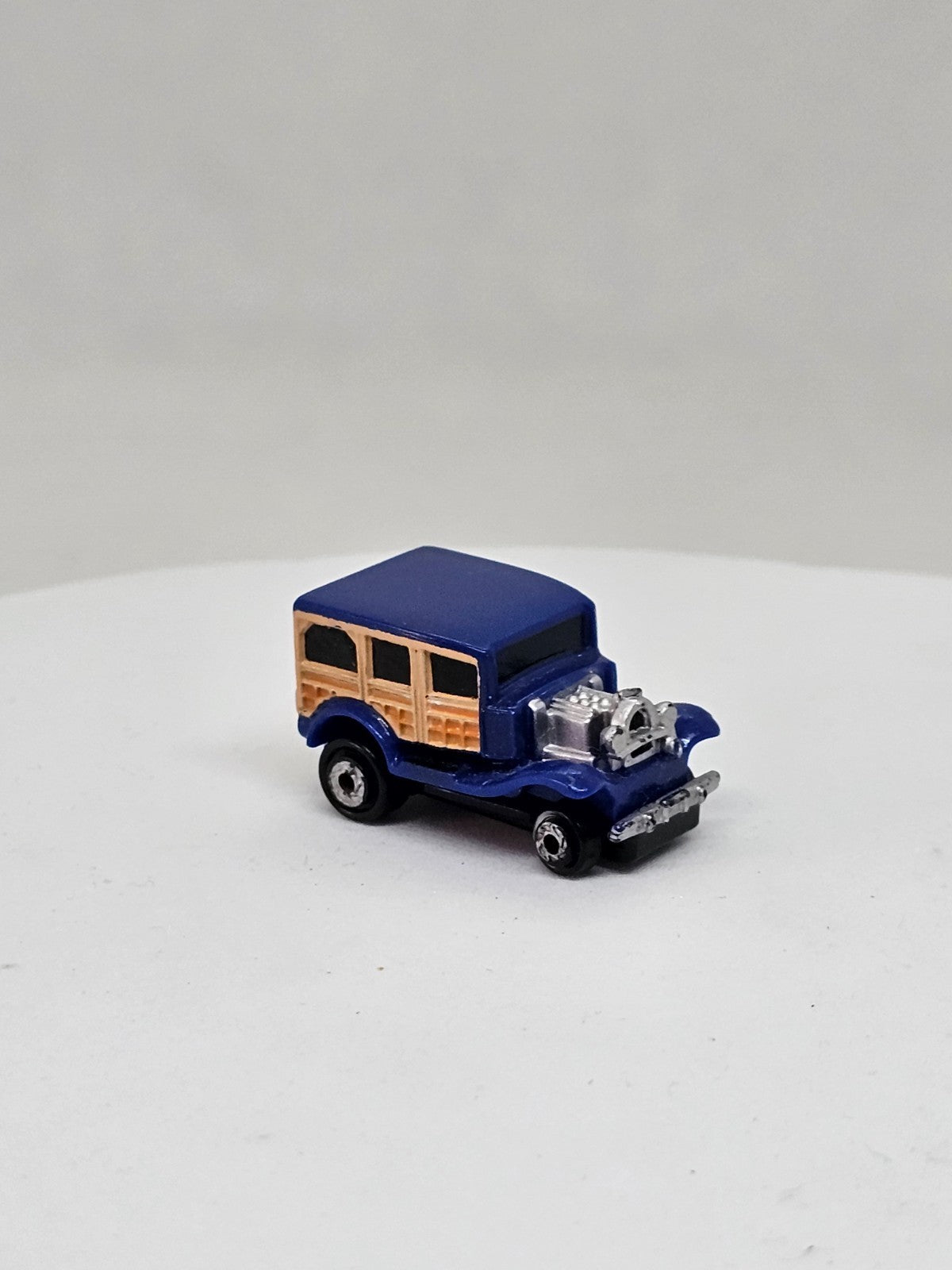 7860565