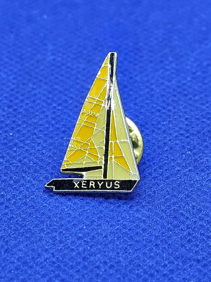 Pin's Xeryus Givenchy Parfum Voilier Métal Émaillé Publicitaire Collection0