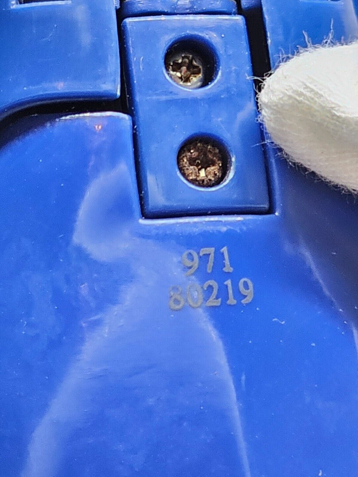 5561979