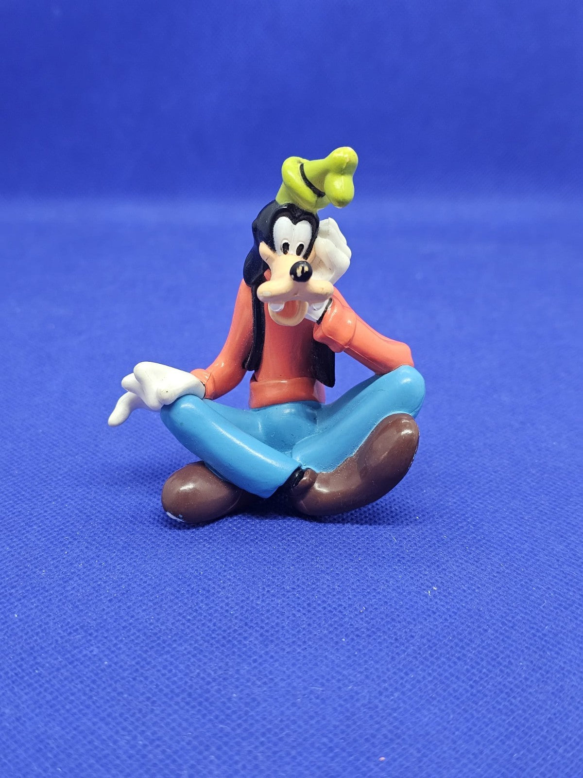 Dingo Goofy Disney Figurine PVC Assis Jambes Croisées 8 cm Vintage0