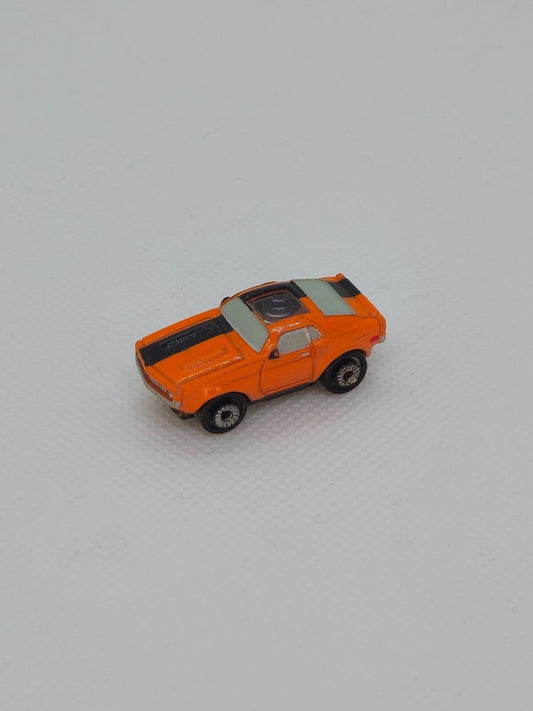 5561800