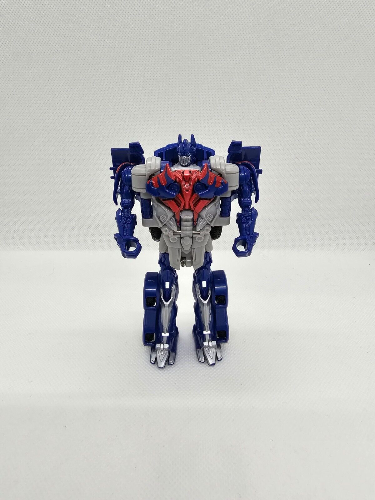 5561622