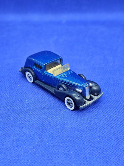 35 Classic Caddy Hot Wheels Cadillac 1981 Malaysia Bleu Métallisé 7 cm1