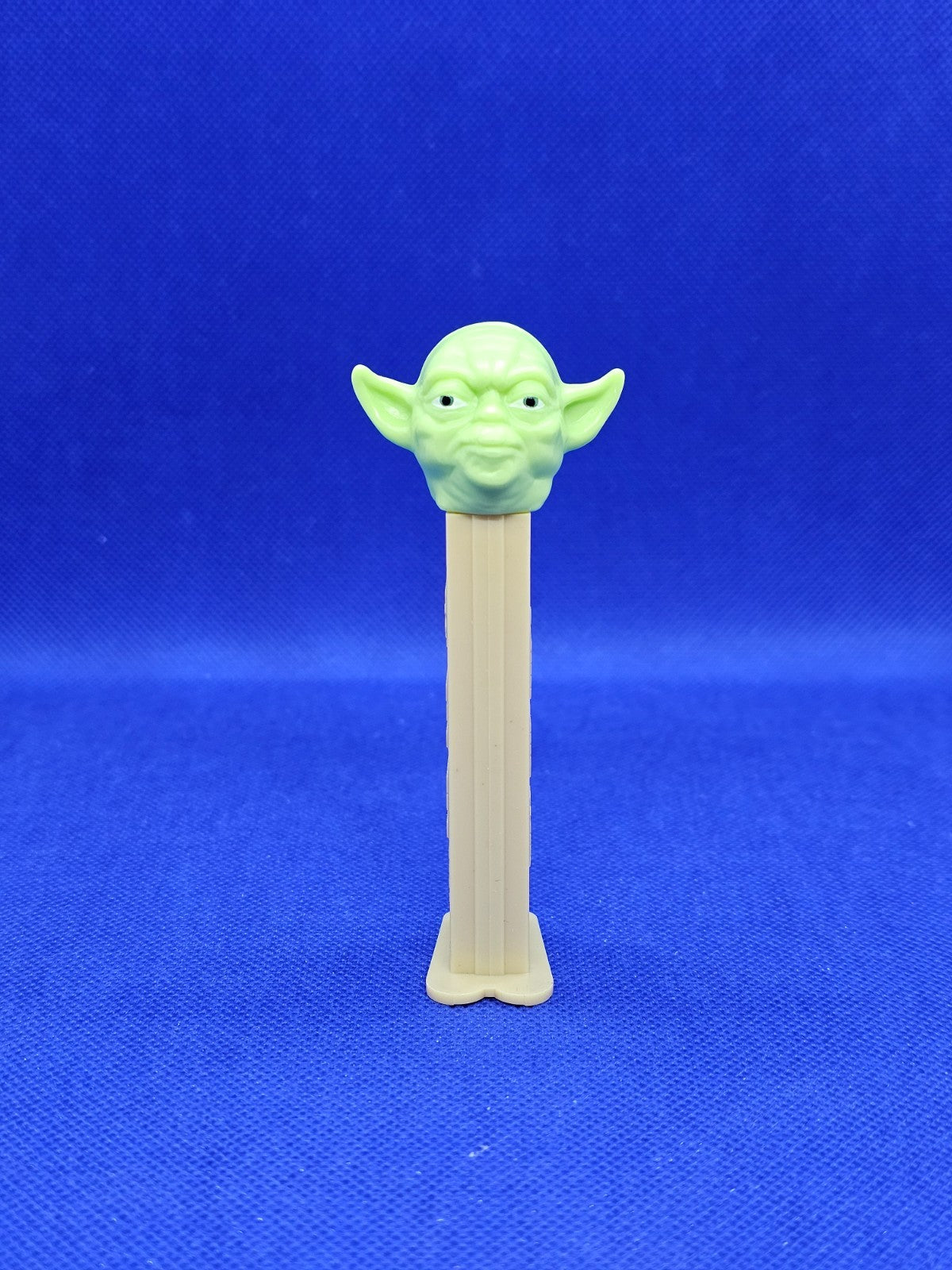 PEZ Yoda Star Wars Distributeur Bonbons Made in Hungary0