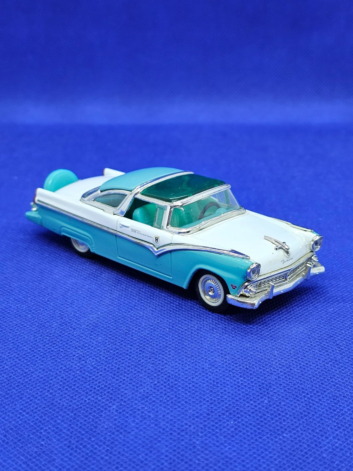 Ford Fairlane Crown Victoria 1955 143 Miniature Diecast Vintage0