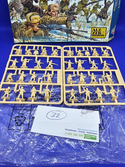 Italeri Russian Infantry Winter WWII 6069 32 Soldats Russes 172 2005 Incomplet5