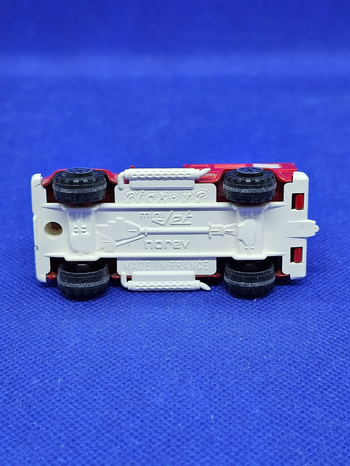 4x4 Pompiers Norev Mini Jet Made in France vintage 7 cm2