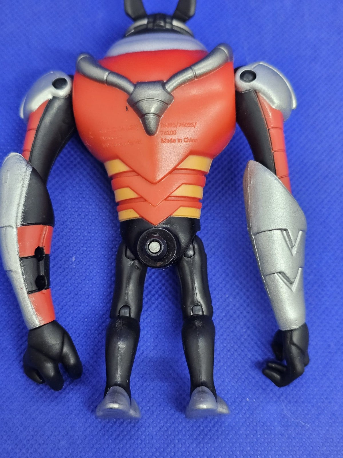 Jetray Omni-Kix Armor Ben 10 Playmates Toys 2020 figurine incomplète4