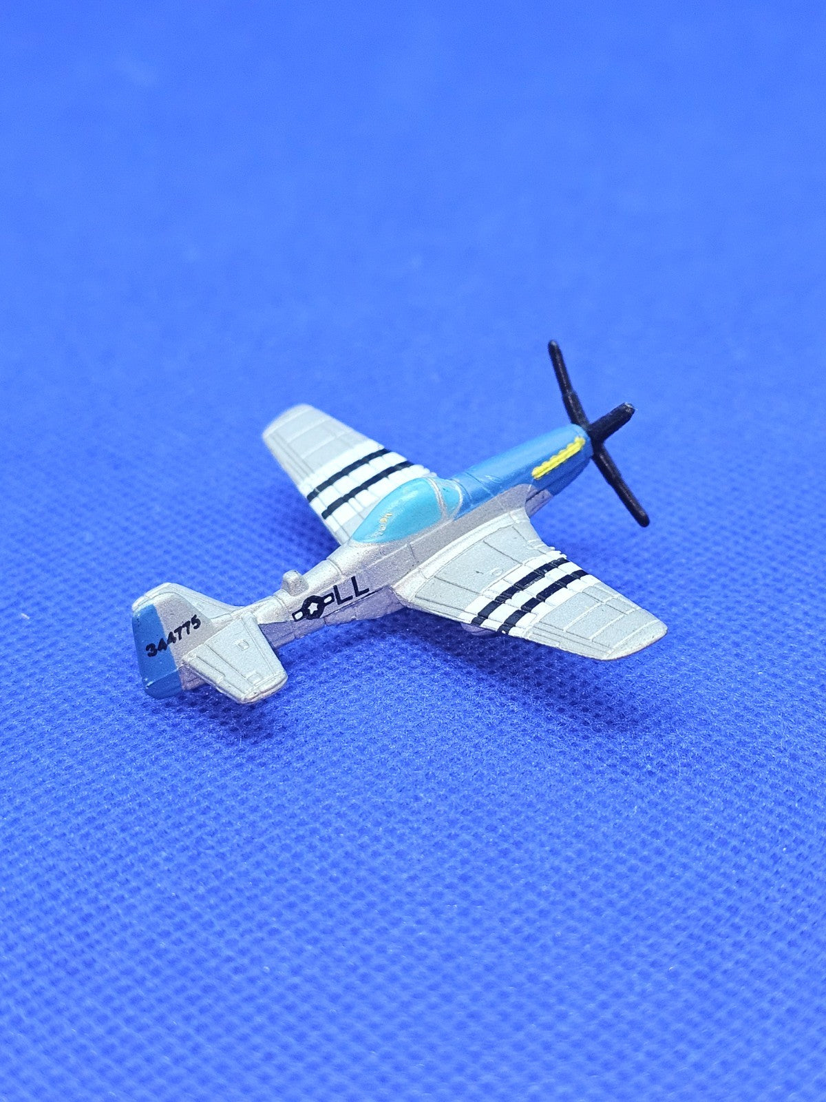 Micro Machines P-51 Mustang avion militaire Galoob argenté bleu vintage1